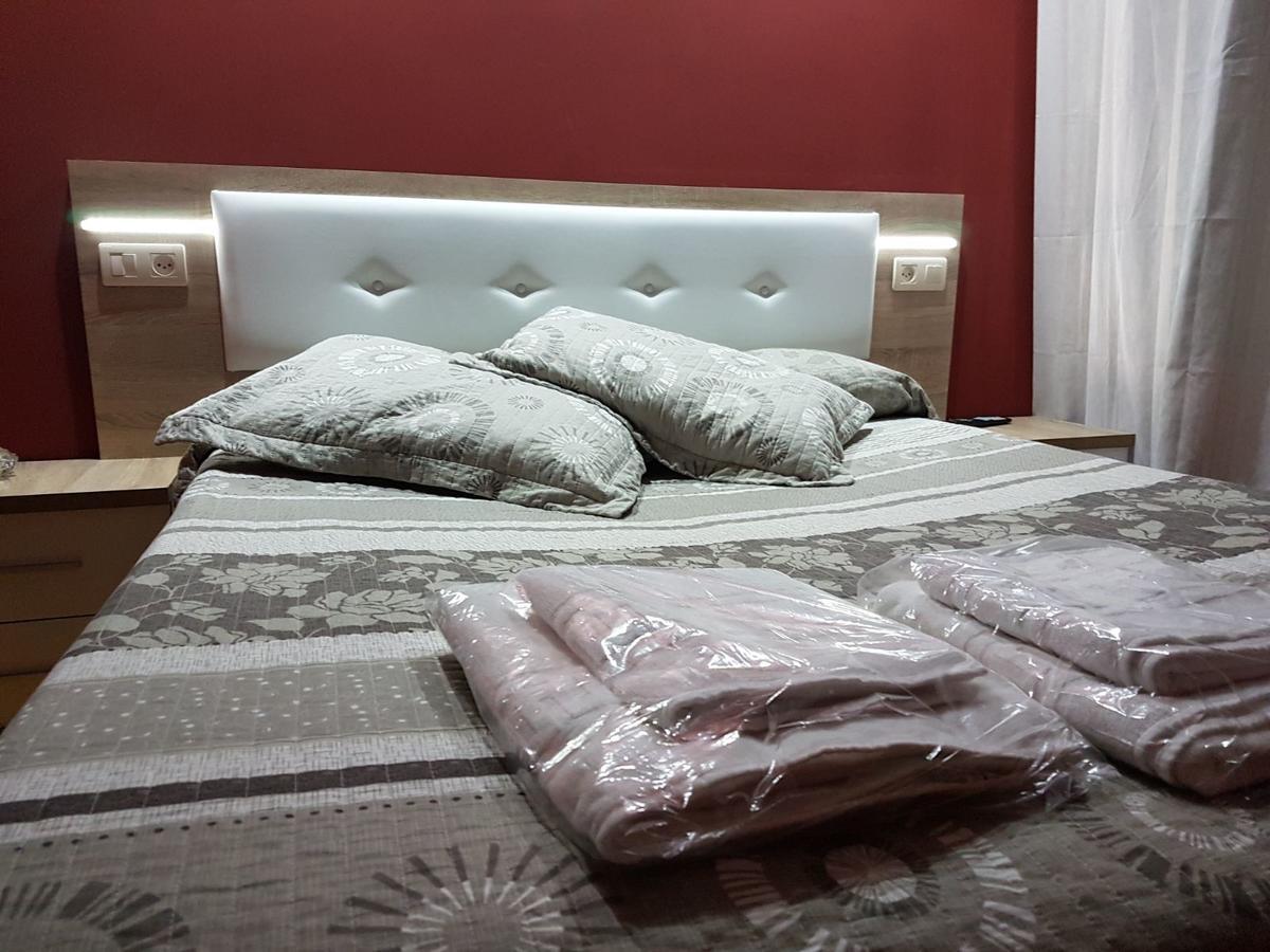 Hostal Los Nogales Cangas De Narcea Buitenkant foto