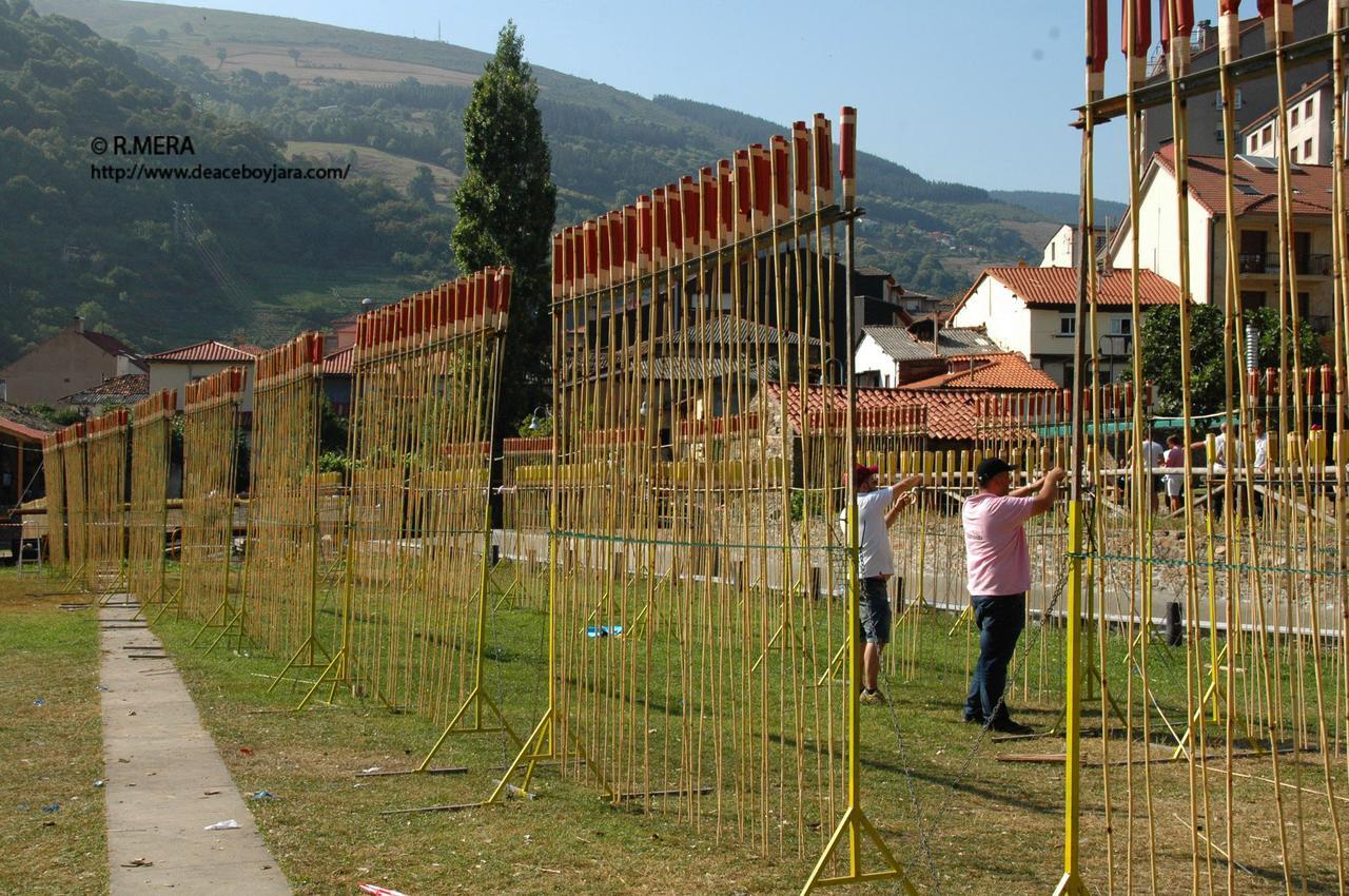 Hostal Los Nogales Cangas De Narcea Buitenkant foto